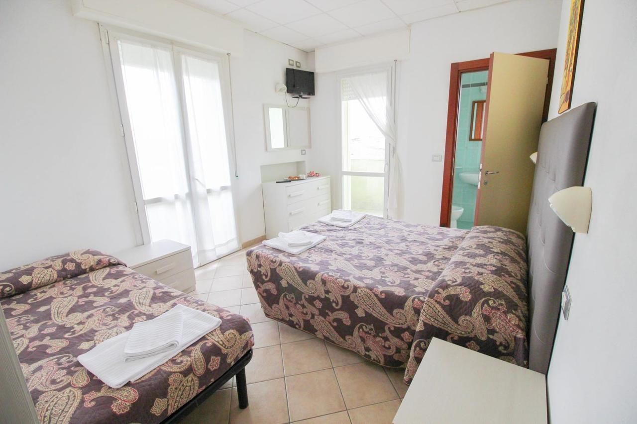 Residence Eurogarden Rimini Buitenkant foto