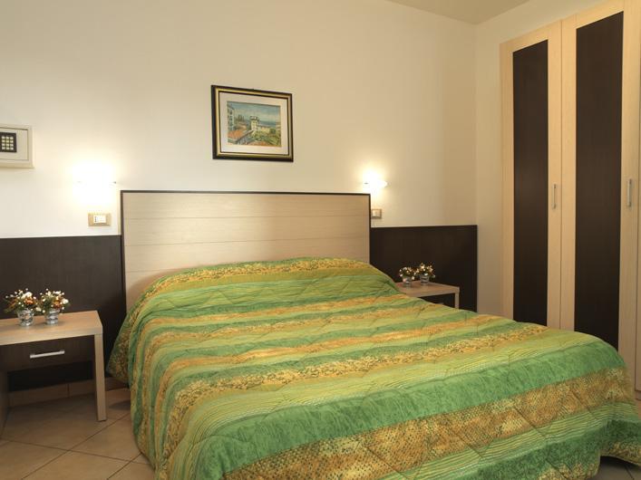 Residence Eurogarden Rimini Buitenkant foto